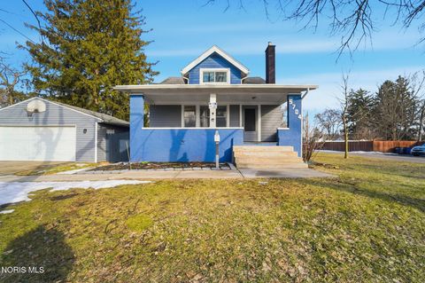 Photo of 5704 Harvest Lane, Toledo, OH 43623 (MLS # 10003928)