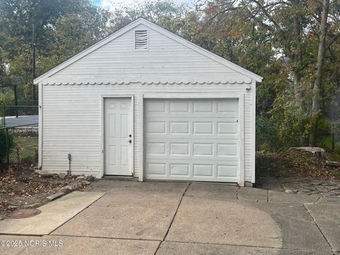 Tiny photo for 838 Wylie Avenue, Toledo, OH 43609 (MLS # 10000554)