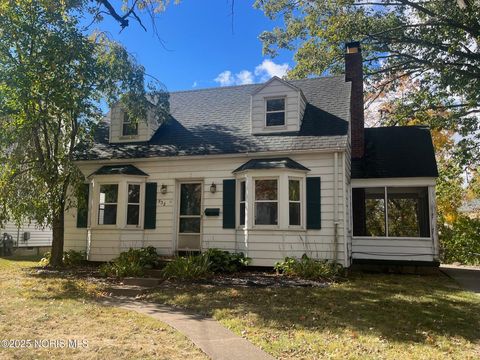Photo of 838 Wylie Avenue, Toledo, OH 43609 (MLS # 10000554) Photo of 838 Wylie Avenue, Toledo, OH 43609 (MLS # 10000554)