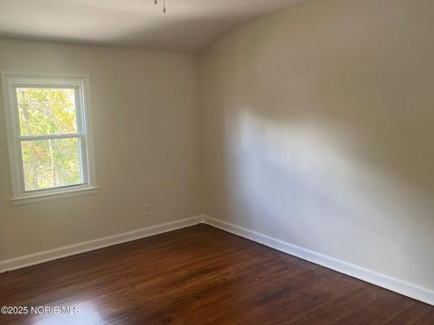 Tiny photo for 838 Wylie Avenue, Toledo, OH 43609 (MLS # 10000554)