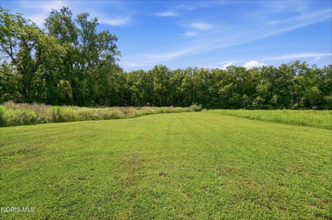 Tiny photo for 8772 Jeffers Road, Grand Rapids, OH 43522 (MLS # 10012290)