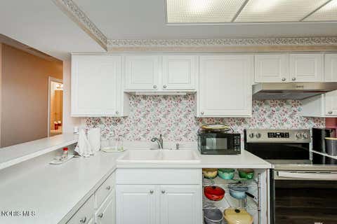 Tiny photo for 3516 Bayberry Place, Oregon, OH 43616 (MLS # 10010183)