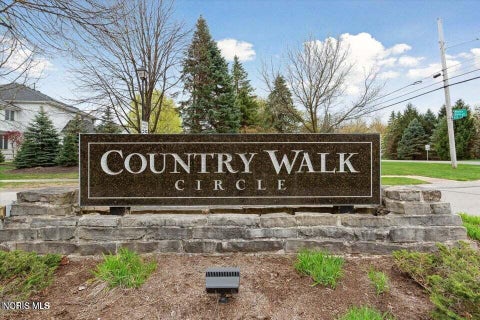 Tiny photo for 7431 Country Commons Lane, Sylvania, OH 43560 (MLS # 10012532)
