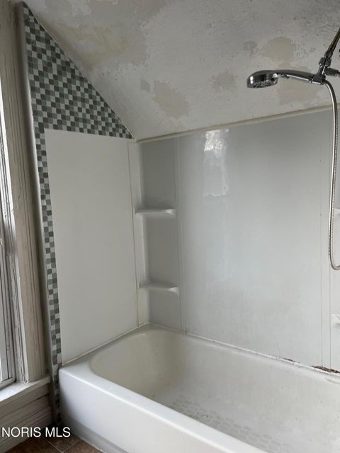 Tiny photo for 148 Gibbons Street, Toledo, OH 43609 (MLS # 10005564)