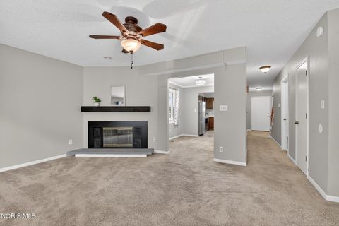 Photo of 2630 7th Street #Apt B, Maumee, OH 43537 (MLS # 10006568)