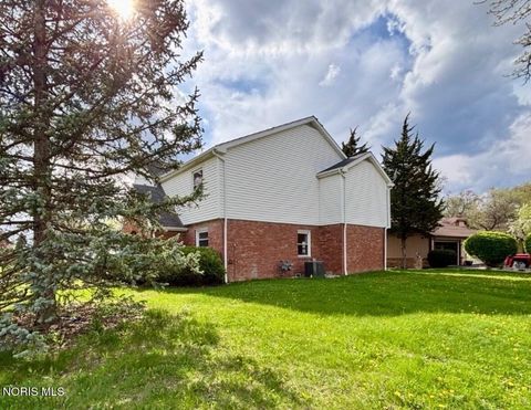 Tiny photo for 2630 7th Street #Apt B, Maumee, OH 43537 (MLS # 10006568)