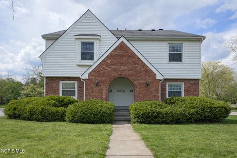 Photo of 2630 7th Street #Apt B, Maumee, OH 43537 (MLS # 10006568)