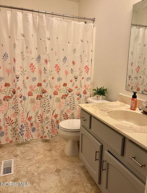 Tiny photo for 2630 7th Street #Apt B, Maumee, OH 43537 (MLS # 10006568)