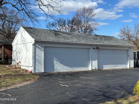 Tiny photo for 2630 7th Street #Apt B, Maumee, OH 43537 (MLS # 10006568)