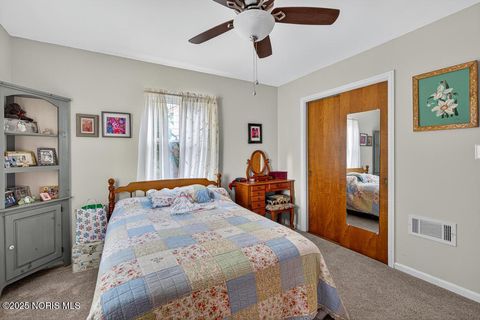 Tiny photo for 2855 Castleton Avenue, Toledo, OH 43613 (MLS # 10000848)