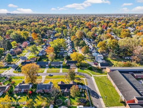 Tiny photo for 2855 Castleton Avenue, Toledo, OH 43613 (MLS # 10000848)