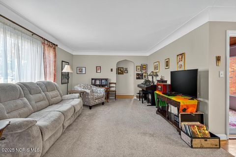 Tiny photo for 2855 Castleton Avenue, Toledo, OH 43613 (MLS # 10000848)