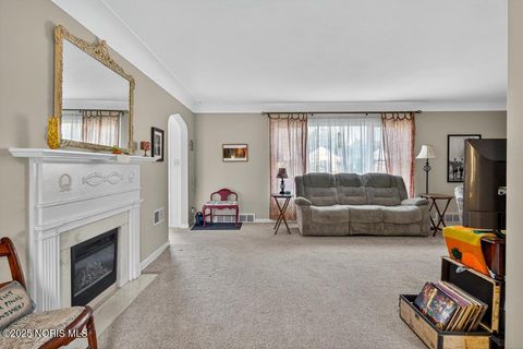 Tiny photo for 2855 Castleton Avenue, Toledo, OH 43613 (MLS # 10000848)