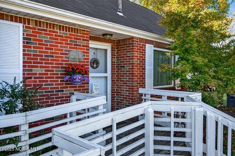 Tiny photo for 2855 Castleton Avenue, Toledo, OH 43613 (MLS # 10000848)