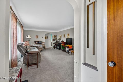 Tiny photo for 2855 Castleton Avenue, Toledo, OH 43613 (MLS # 10000848)