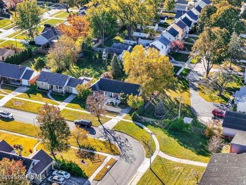 Tiny photo for 2855 Castleton Avenue, Toledo, OH 43613 (MLS # 10000848)