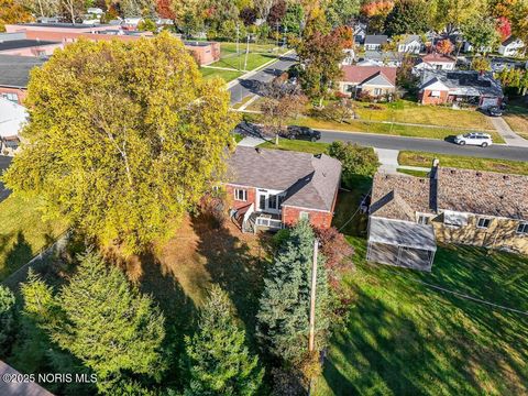 Tiny photo for 2855 Castleton Avenue, Toledo, OH 43613 (MLS # 10000848)