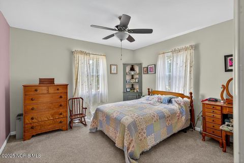 Tiny photo for 2855 Castleton Avenue, Toledo, OH 43613 (MLS # 10000848)