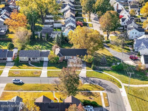 Tiny photo for 2855 Castleton Avenue, Toledo, OH 43613 (MLS # 10000848)