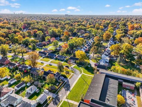 Tiny photo for 2855 Castleton Avenue, Toledo, OH 43613 (MLS # 10000848)