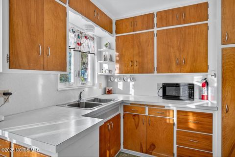 Tiny photo for 2855 Castleton Avenue, Toledo, OH 43613 (MLS # 10000848)