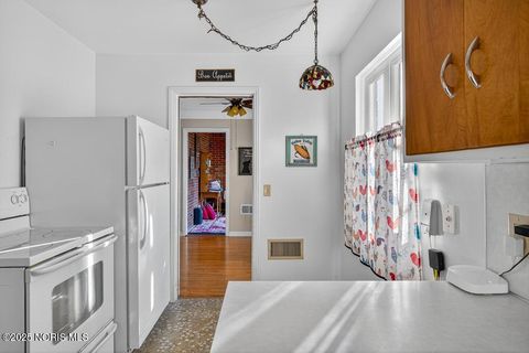 Tiny photo for 2855 Castleton Avenue, Toledo, OH 43613 (MLS # 10000848)