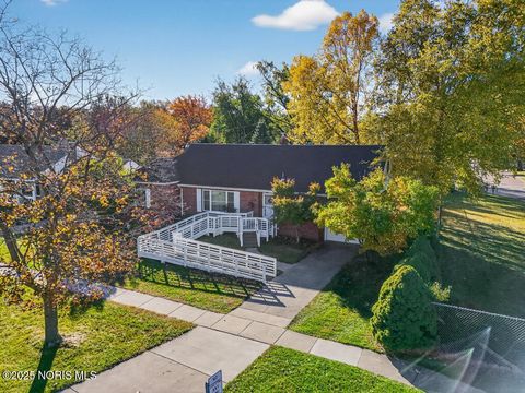 Tiny photo for 2855 Castleton Avenue, Toledo, OH 43613 (MLS # 10000848)