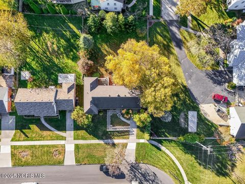 Tiny photo for 2855 Castleton Avenue, Toledo, OH 43613 (MLS # 10000848)