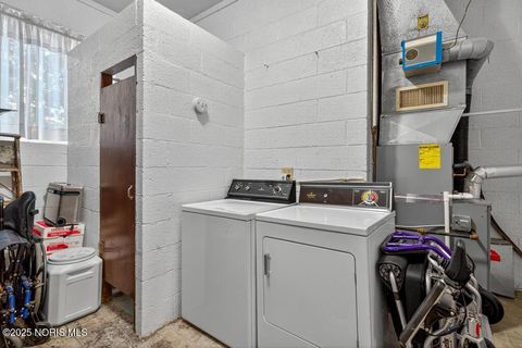 Tiny photo for 2855 Castleton Avenue, Toledo, OH 43613 (MLS # 10000848)