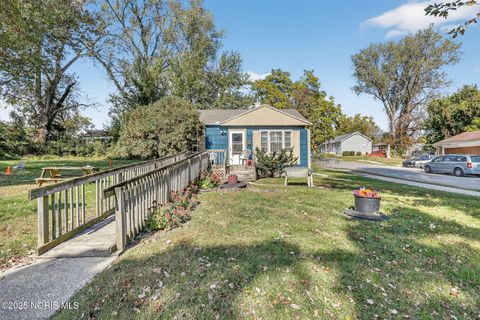 Photo of 1804 Milburn Avenue, Toledo, OH 43606 (MLS # 10000181)