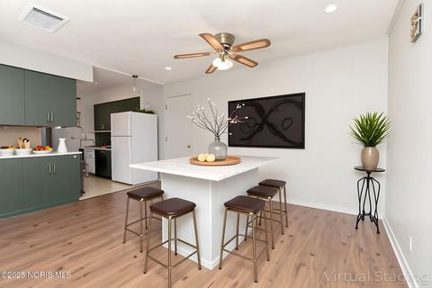 Tiny photo for 4744 Kathy Lane, Toledo, OH 43623 (MLS # 10002514)