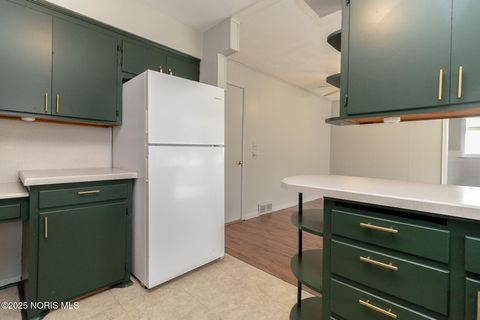 Tiny photo for 4744 Kathy Lane, Toledo, OH 43623 (MLS # 10002514)