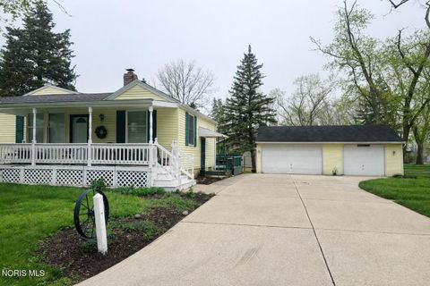 Photo of 1817 Rhode Island Road, Holland, OH 43528 (MLS # 10006346)