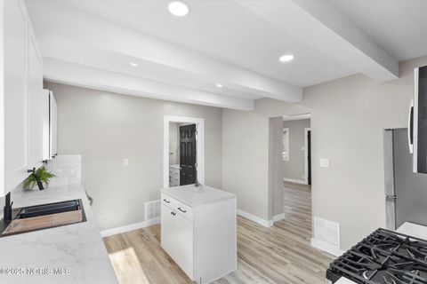 Tiny photo for 6139 Secor Road, Toledo, OH 43613 (MLS # 10002480)