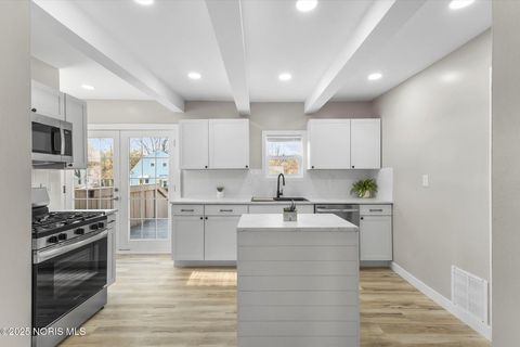 Tiny photo for 6139 Secor Road, Toledo, OH 43613 (MLS # 10002480)