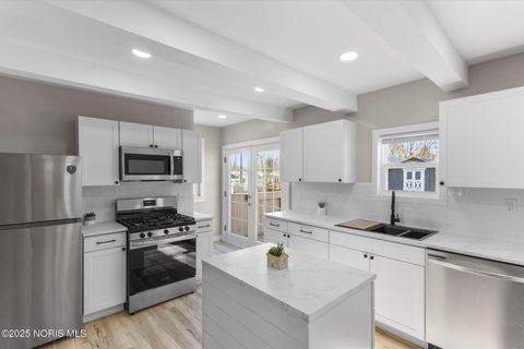 Tiny photo for 6139 Secor Road, Toledo, OH 43613 (MLS # 10002480)