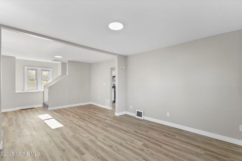 Tiny photo for 6139 Secor Road, Toledo, OH 43613 (MLS # 10002480)