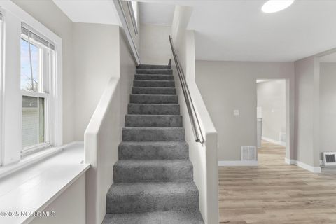 Tiny photo for 6139 Secor Road, Toledo, OH 43613 (MLS # 10002480)