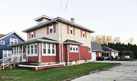 Photo of 415 Fort Findlay Road, Woodville, OH 43469 (MLS # 10000702) Photo of 415 Fort Findlay Road, Woodville, OH 43469 (MLS # 10000702)