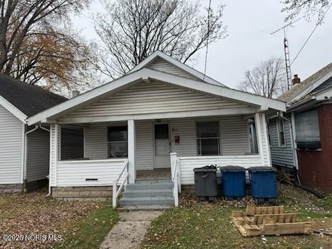 Photo of 811 N University Avenue, Toledo, OH 43607 (MLS # 10001731)
