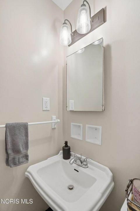 Tiny photo for 720 Fairview Avenue, Bowling Green, OH 43402 (MLS # 10007212)