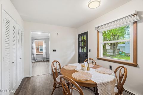 Tiny photo for 720 Fairview Avenue, Bowling Green, OH 43402 (MLS # 10007212)