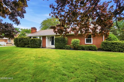 Photo of 720 Fairview Avenue, Bowling Green, OH 43402 (MLS # 10007212)