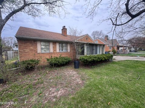 Tiny photo for 3260 Glencairn Avenue, Toledo, OH 43614 (MLS # 10006196)