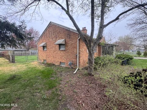 Tiny photo for 3260 Glencairn Avenue, Toledo, OH 43614 (MLS # 10006196)