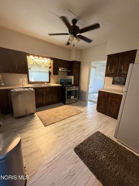 Tiny photo for 2458 Woodford Street, Toledo, OH 43605 (MLS # 10014027)