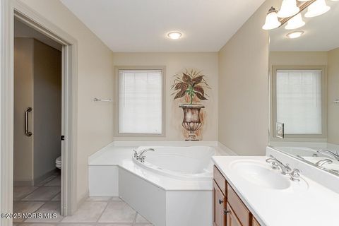 Tiny photo for 5829 Green Ivy Lane, Monclova, OH 43542 (MLS # 10002254)