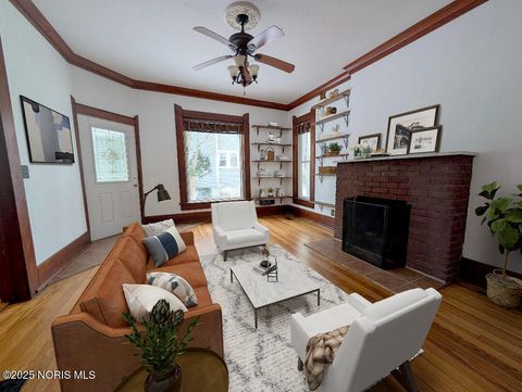 Tiny photo for 723 W Washington Street, Napoleon, OH 43545 (MLS # 10002472)