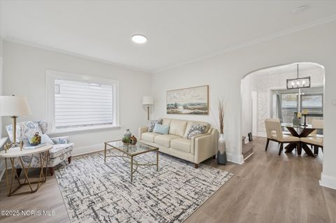 Tiny photo for 4113 Packard Road, Toledo, OH 43612 (MLS # 10000844)