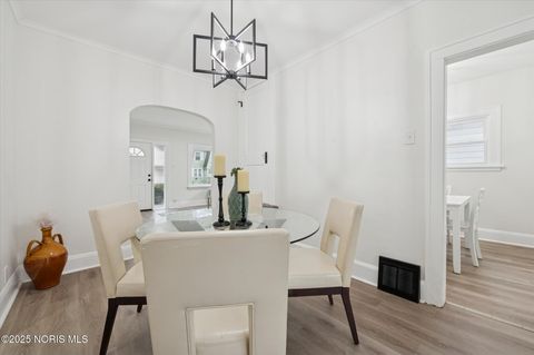 Tiny photo for 4113 Packard Road, Toledo, OH 43612 (MLS # 10000844)